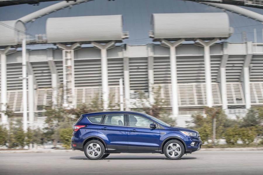  Ford Kuga Titanium 2016 года  (фото 25 из 28)